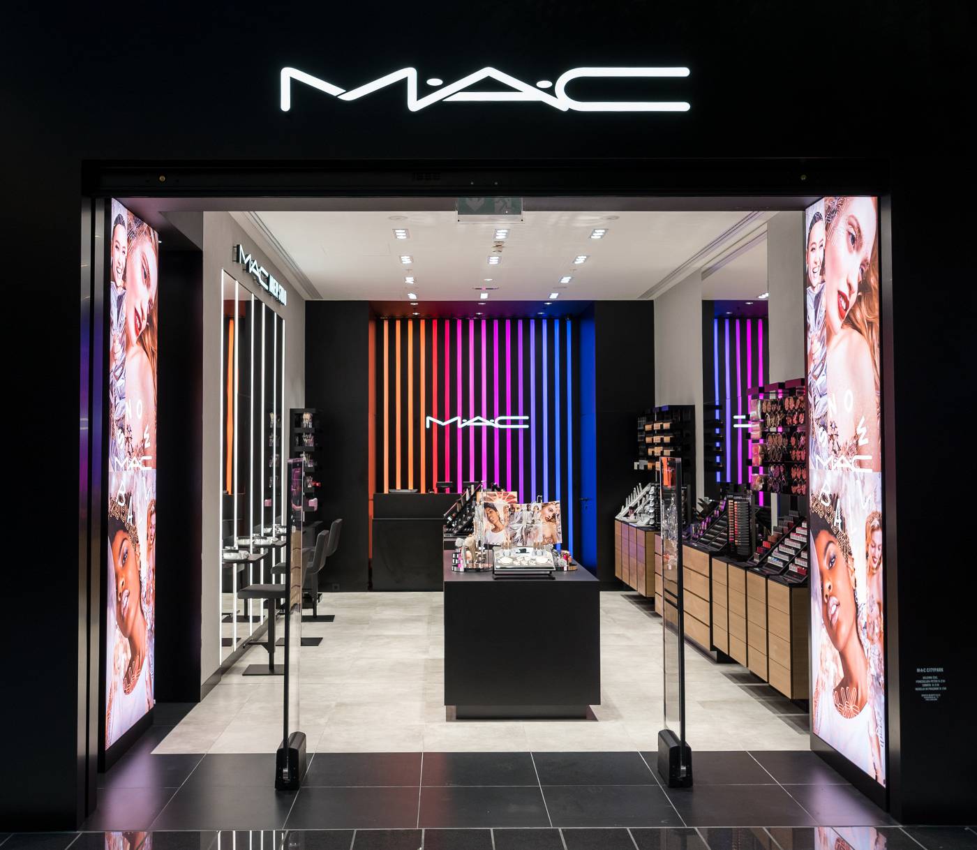 M 6 shop. Mac Cosmetics. Mac Cosmetics магазины. Mac Cosmetics Ереван. Орбико стайл.